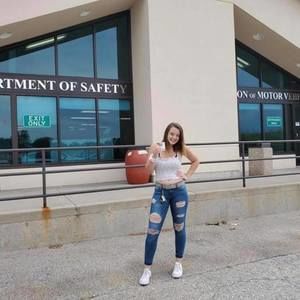 Meet your Posher, Chloe